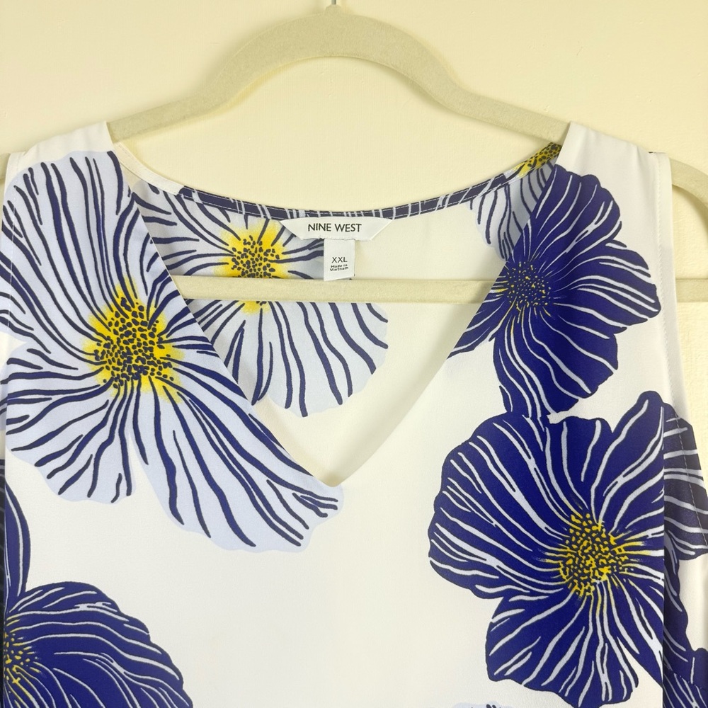 🛍️Nine West Womens Blue White Floral Tank Top XXL Relax Fit Summer Spring Vibes - Picture 2 of 12